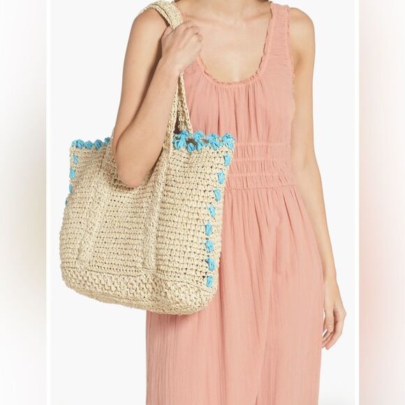 BTB Los Angeles LISBETH POMPOM STRAW TOTE IN AQUA OS NWT 148.00 - Picture 1 of 8